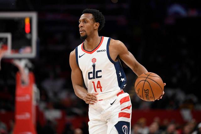 莱昂纳德超神快船险胜76人 森林狼送活塞8连败